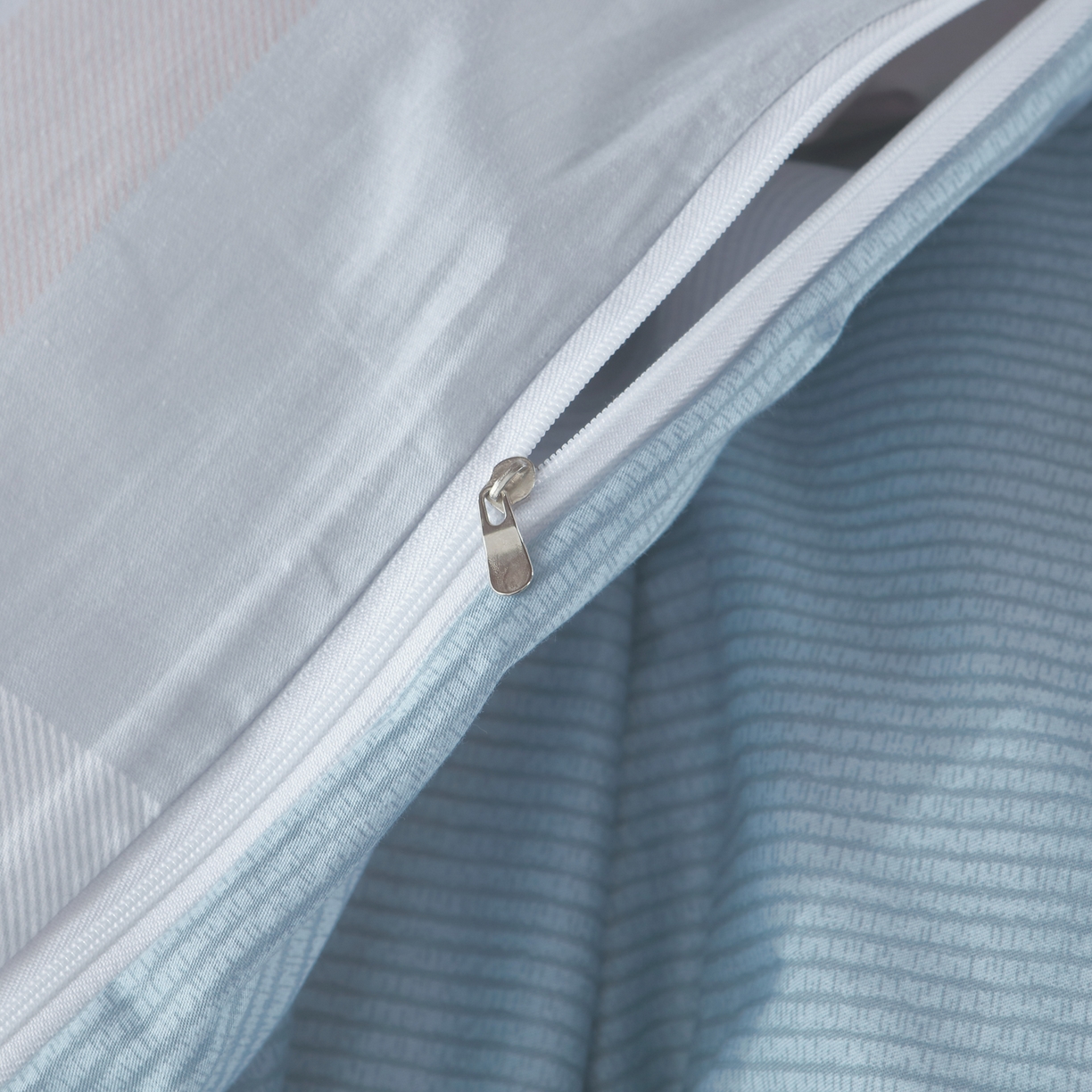 91家纺网 家纺一手货源 找家纺 雅绅阁 13372全棉学生宿舍纯棉三六件套全棉三件套源头工厂常年有货 奔放