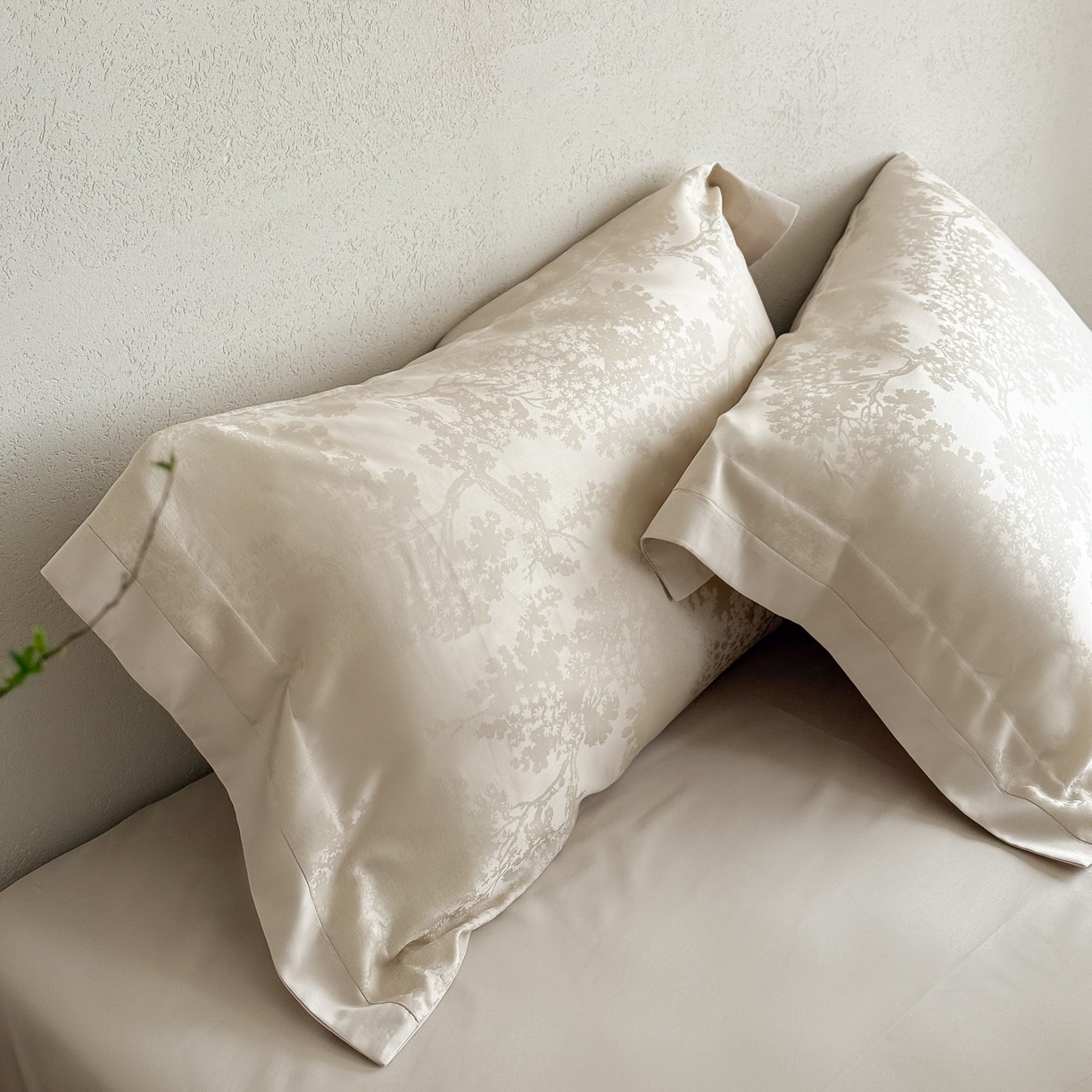 91家纺网 家纺一手货源 找家纺 花时间 2026春夏新款60s兰精天丝染色提花四件套 悠野-香槟