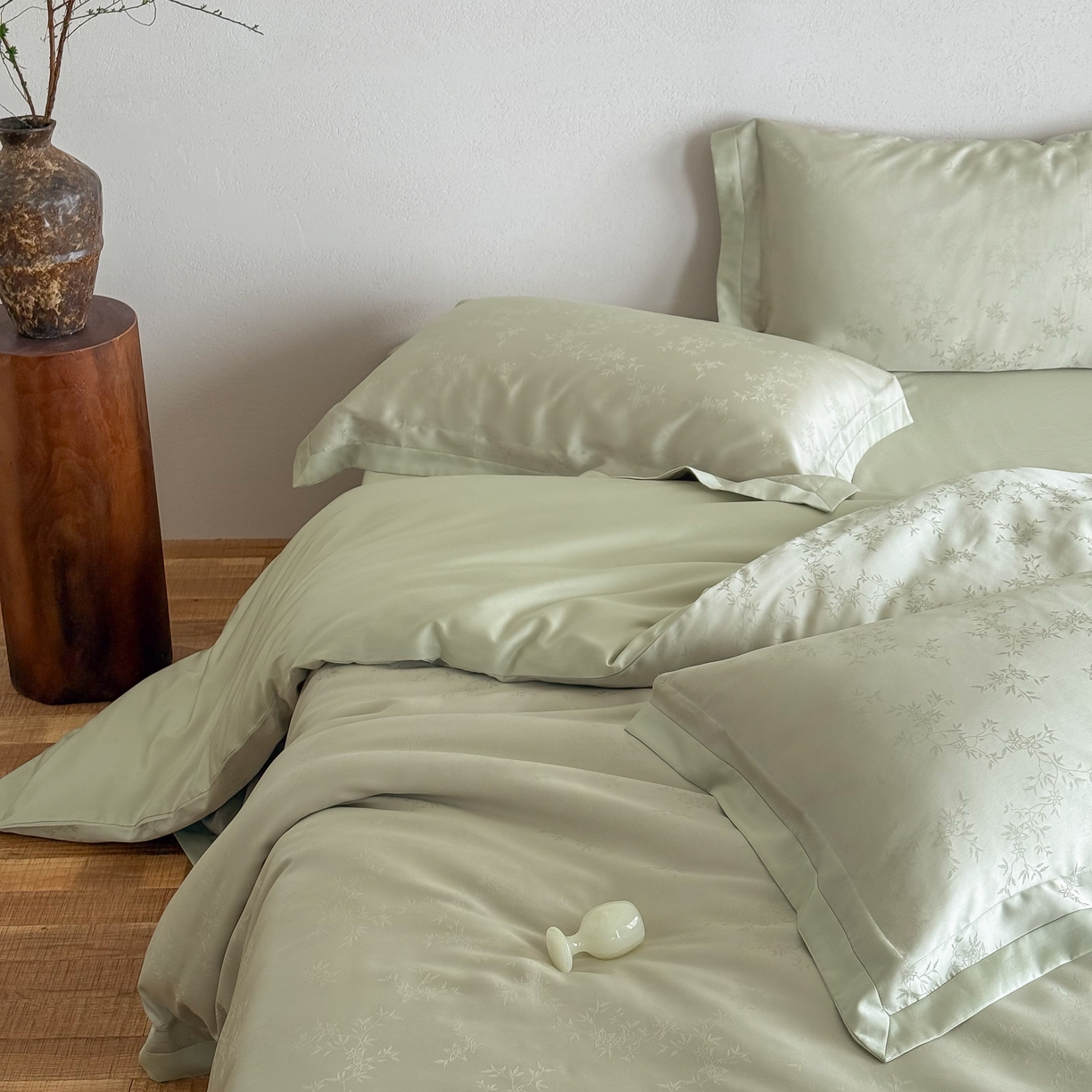 91家纺网 家纺一手货源 找家纺 花时间 2026春夏新款60s兰精天丝染色提花四件套 柒予-春绿