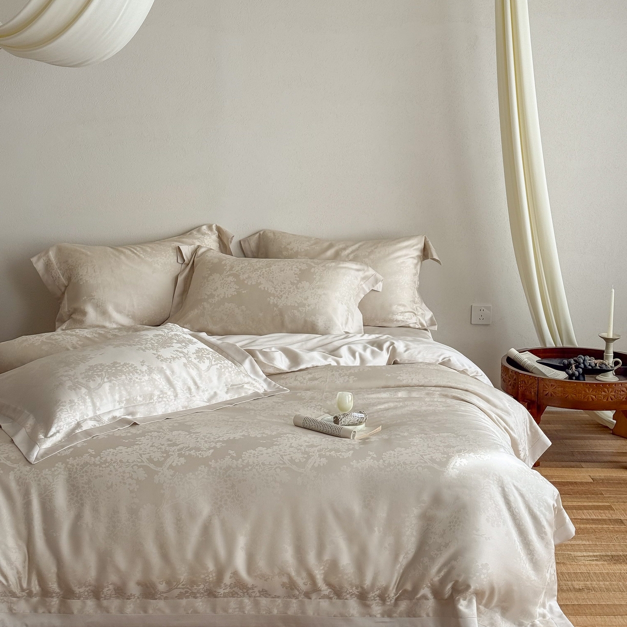 91家纺网 家纺一手货源 找家纺 花时间 2026春夏新款60s兰精天丝染色提花四件套 悠野-香槟