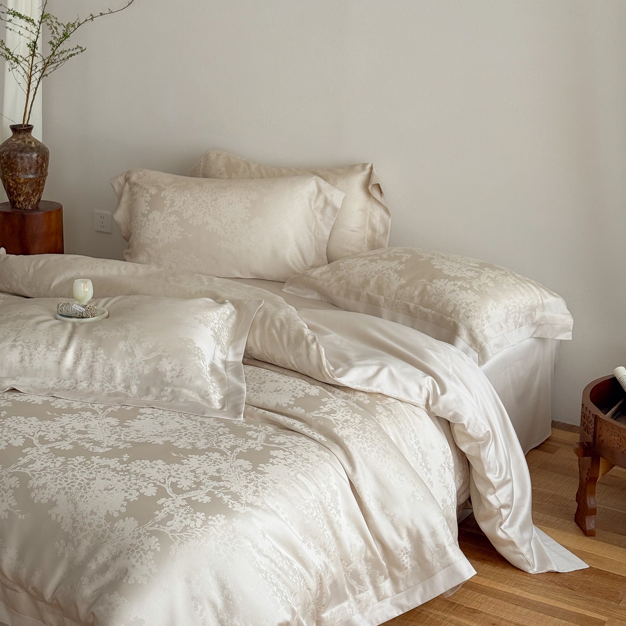 91家纺网 家纺一手货源 找家纺 花时间 2026春夏新款60s兰精天丝染色提花四件套 悠野-香槟