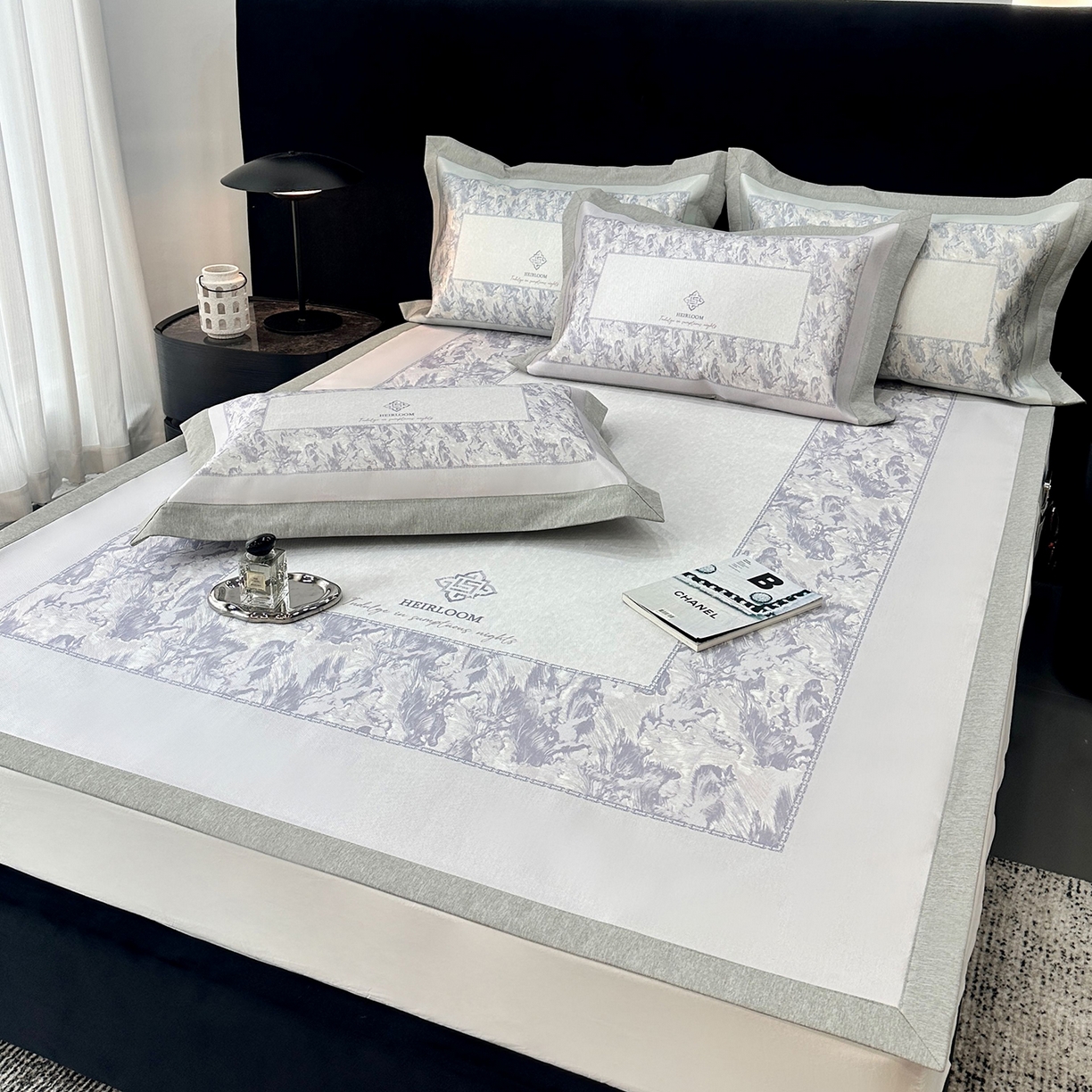 91家纺网 家纺一手货源 找家纺 JUICY 橘滋家纺 2026年夏日新款高端简约意式轻奢数码冰丝席凉席 平席款-流云石琥珀-紫烟