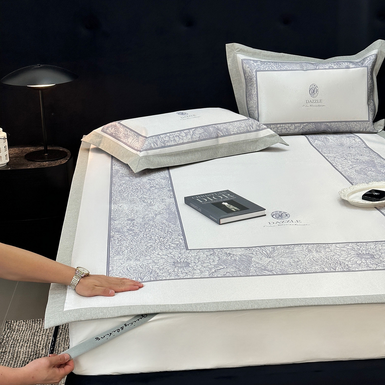 91家纺网 家纺一手货源 找家纺 JUICY 橘滋家纺 2026年夏日新款高端简约意式轻奢数码冰丝席凉席 平席款-莫奈花园