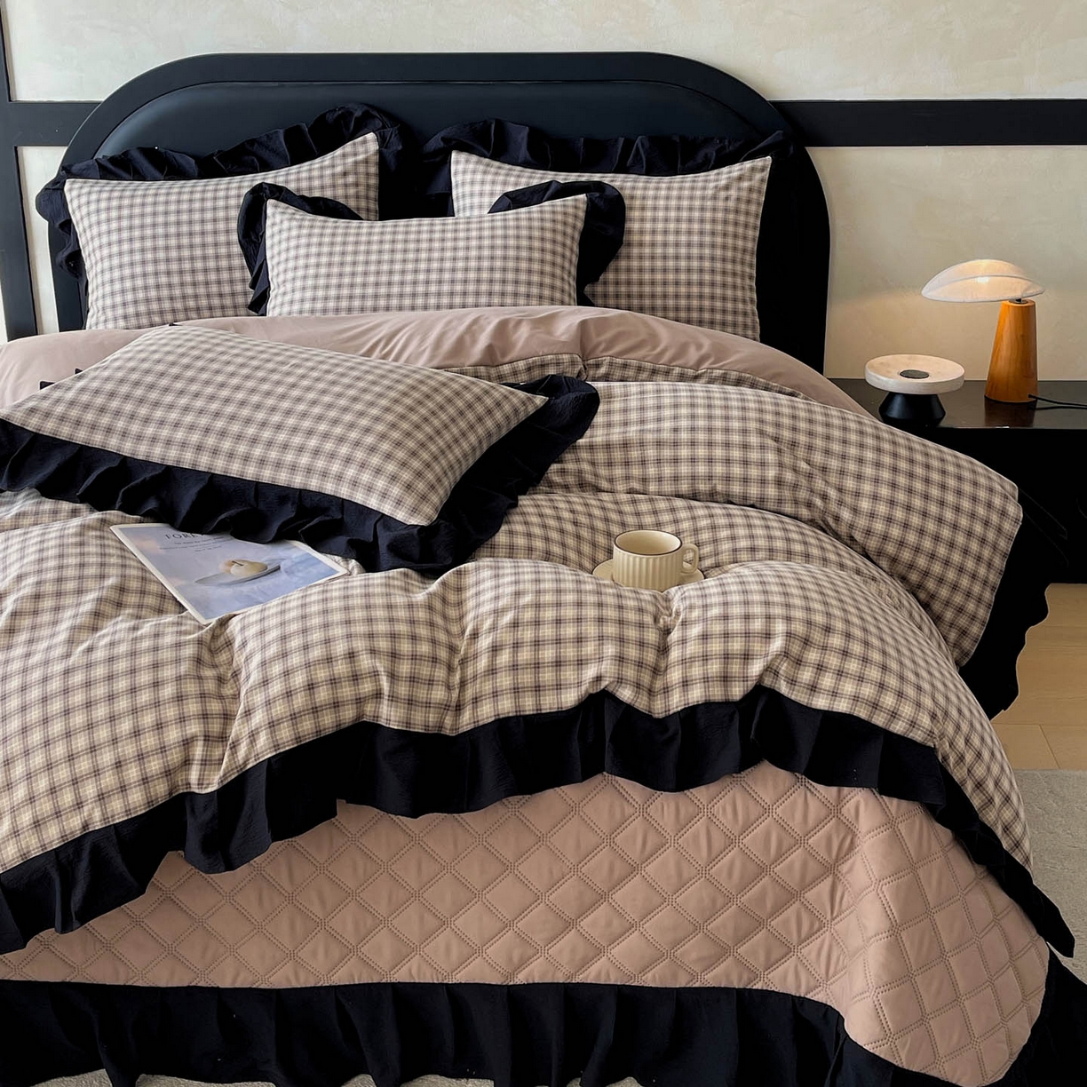 91家纺网 家纺一手货源 找家纺 慕希家纺 2026新款花边夹棉床盖四件套-西西里岛系列 西西里岛-咖色