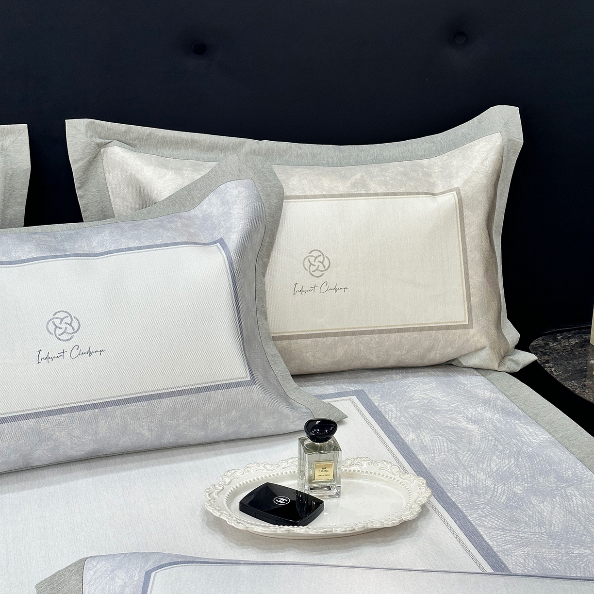 91家纺网 家纺一手货源 找家纺 JUICY 橘滋家纺 2026年夏日新款高端简约意式轻奢数码冰丝席凉席 平席款-时间拓印-灰蓝