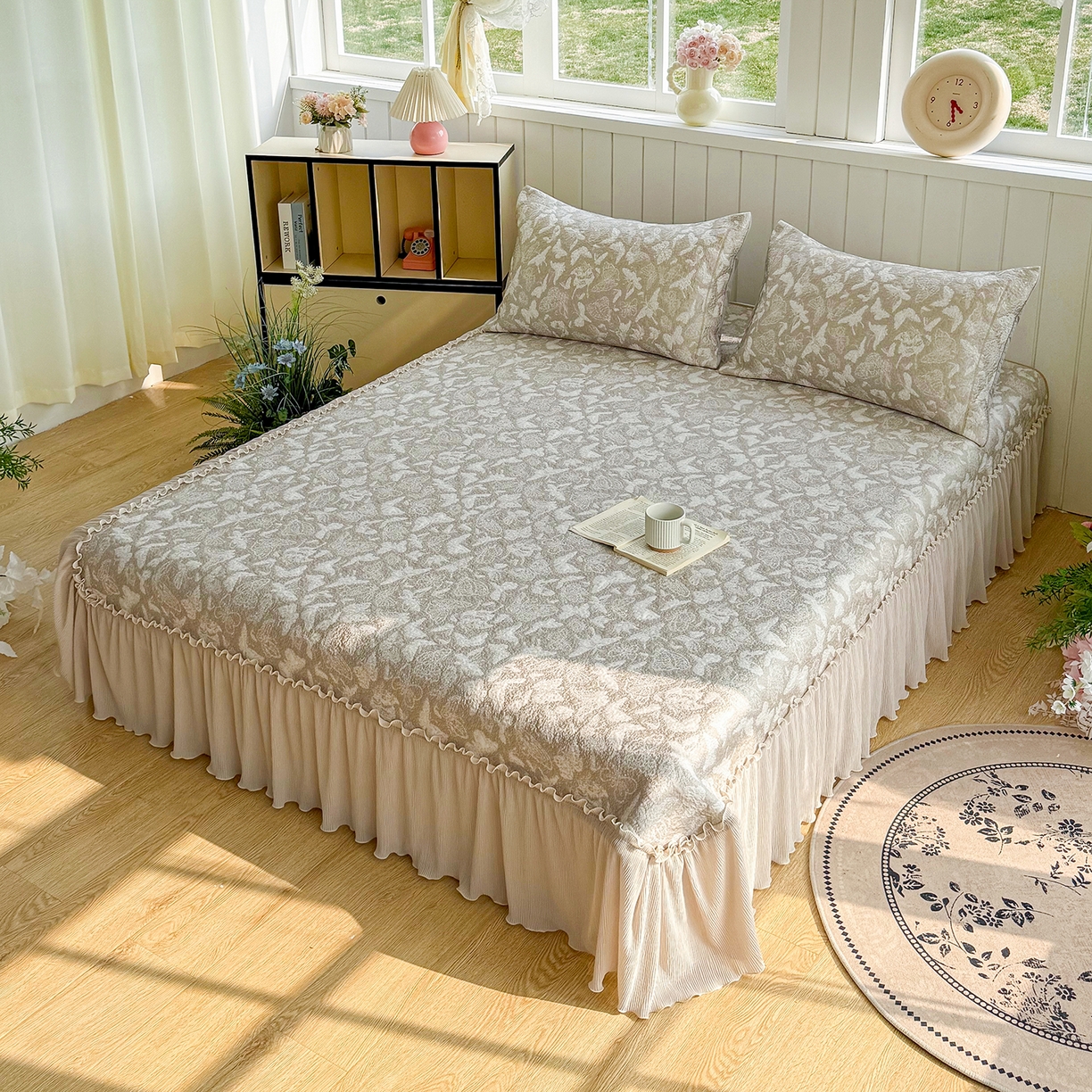 91家纺网 家纺一手货源 找家纺 女子家纺 2026新款A类凉豆豆凉感双面提花床裙款凉席席子-蝶舞花间系列 蝶舞花间-香槟金