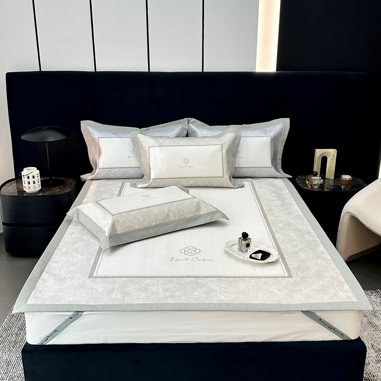 91家纺网 家纺一手货源 找家纺 JUICY 橘滋家纺 2026年夏日新款高端简约意式轻奢数码冰丝席凉席 平席款-时间拓印-浅驼