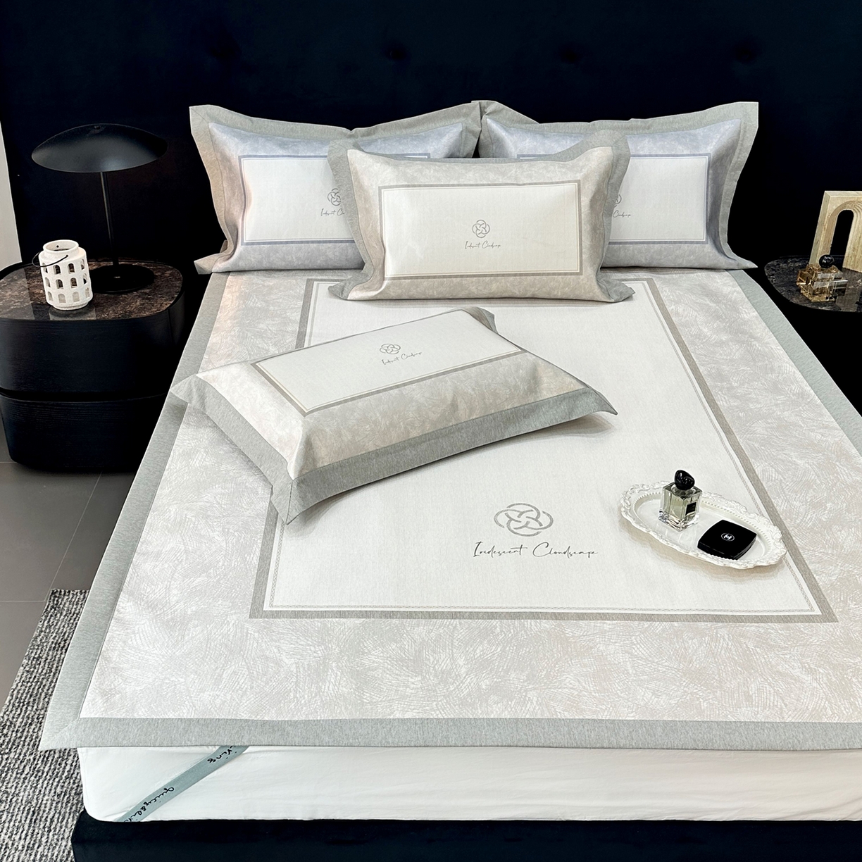 91家纺网 家纺一手货源 找家纺 JUICY 橘滋家纺 2026年夏日新款高端简约意式轻奢数码冰丝席凉席 平席款-时间拓印-浅驼