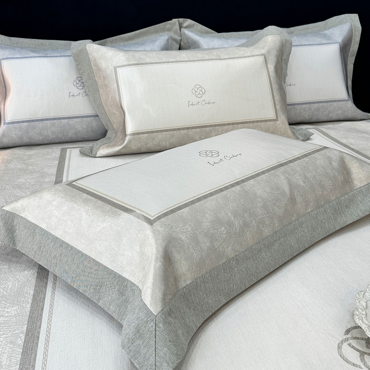 91家纺网 家纺一手货源 找家纺 JUICY 橘滋家纺 2026年夏日新款高端简约意式轻奢数码冰丝席凉席 平席款-时间拓印-浅驼