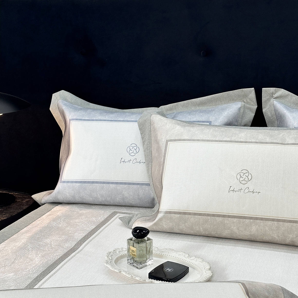 91家纺网 家纺一手货源 找家纺 JUICY 橘滋家纺 2026年夏日新款高端简约意式轻奢数码冰丝席凉席 平席款-时间拓印-浅驼