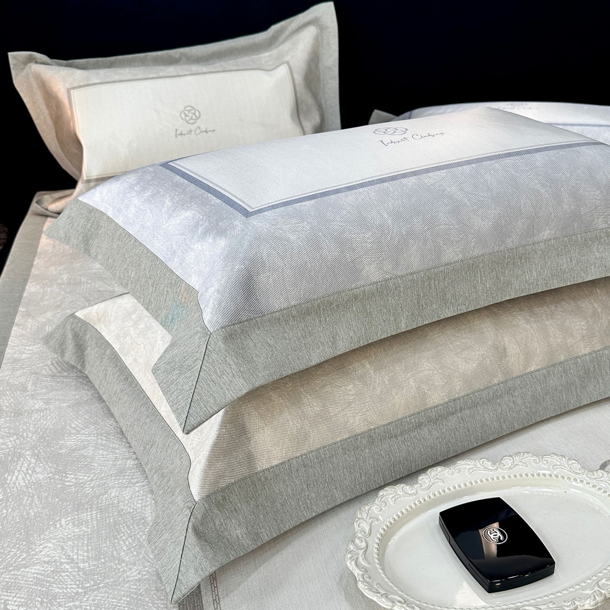 91家纺网 家纺一手货源 找家纺 JUICY 橘滋家纺 2026年夏日新款高端简约意式轻奢数码冰丝席凉席 平席款-时间拓印-浅驼