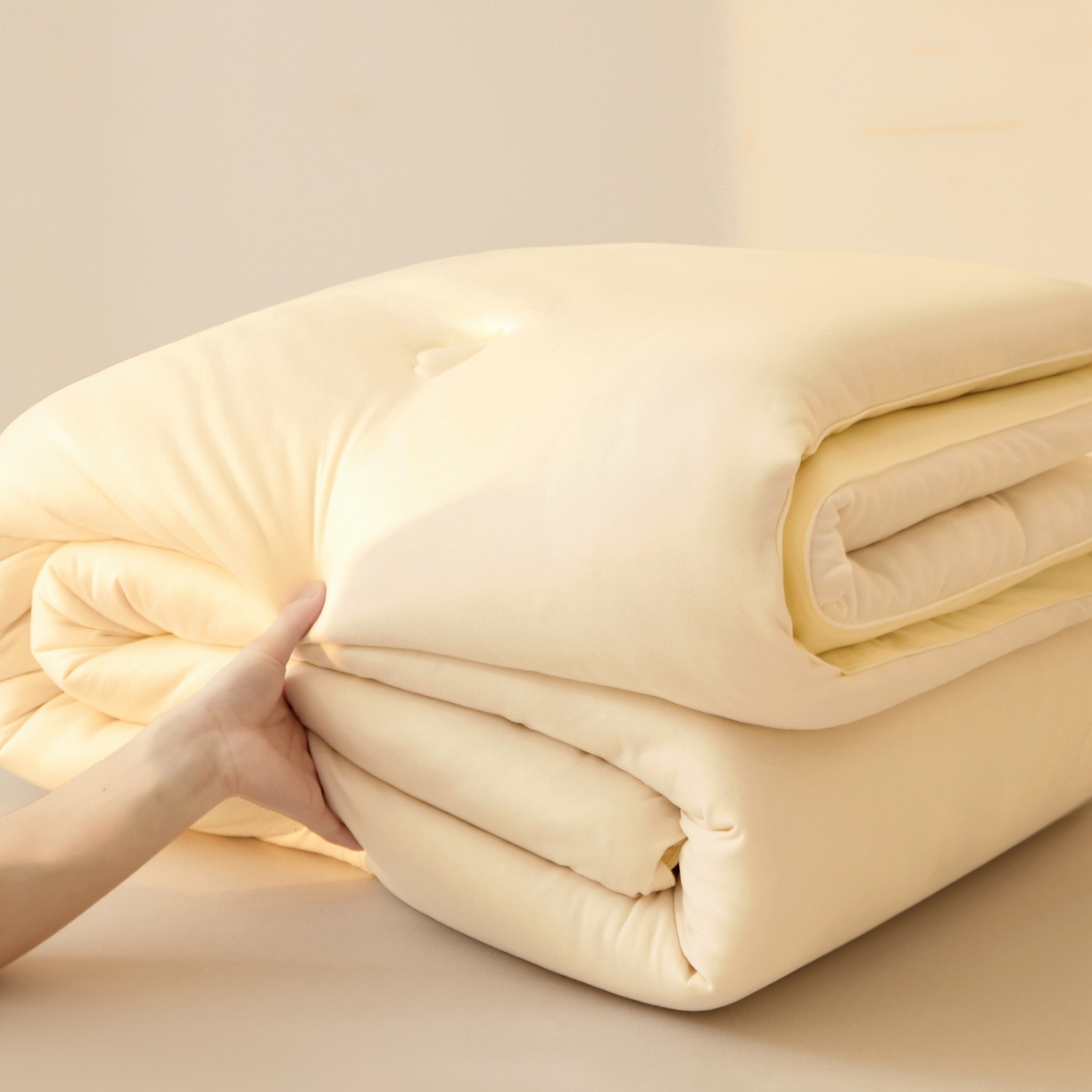 91家纺网 家纺一手货源 找家纺 织雅漫 2026新款针织棉大豆被冬被加厚春秋被被子被芯 米白+鹅黄