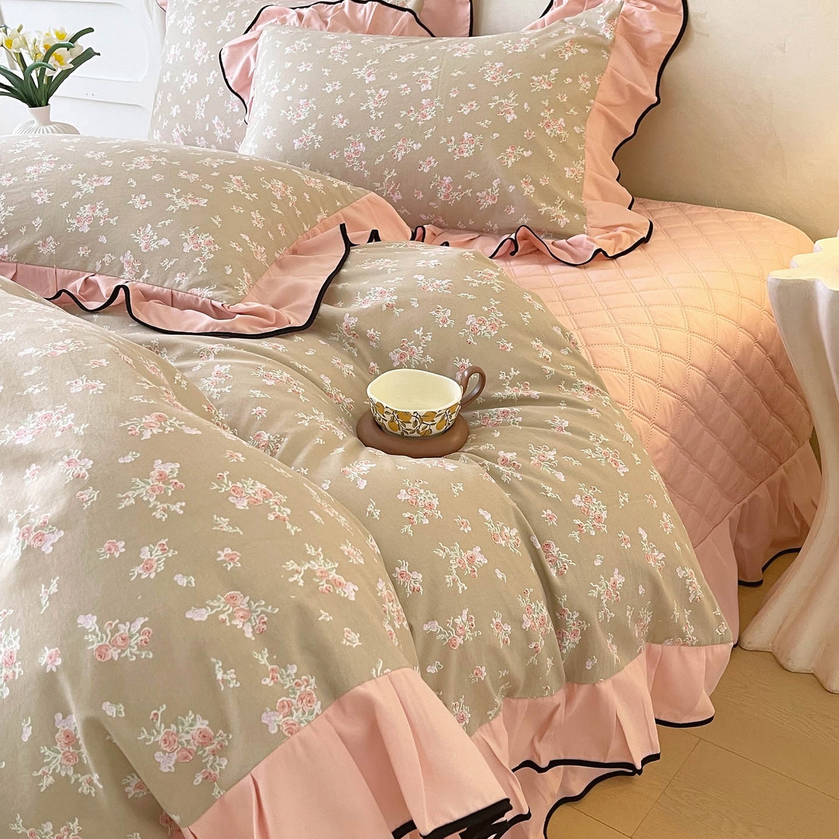 91家纺网 家纺一手货源 找家纺 慕希家纺 2026新款花边床盖四件套 花漾甜心