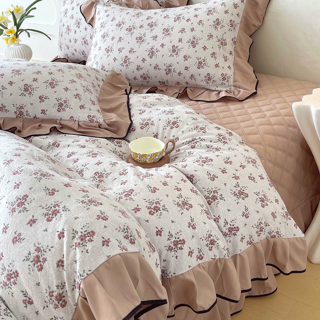 91家纺网 家纺一手货源 找家纺 慕希家纺 2026新款花边床盖四件套 丹枫白露