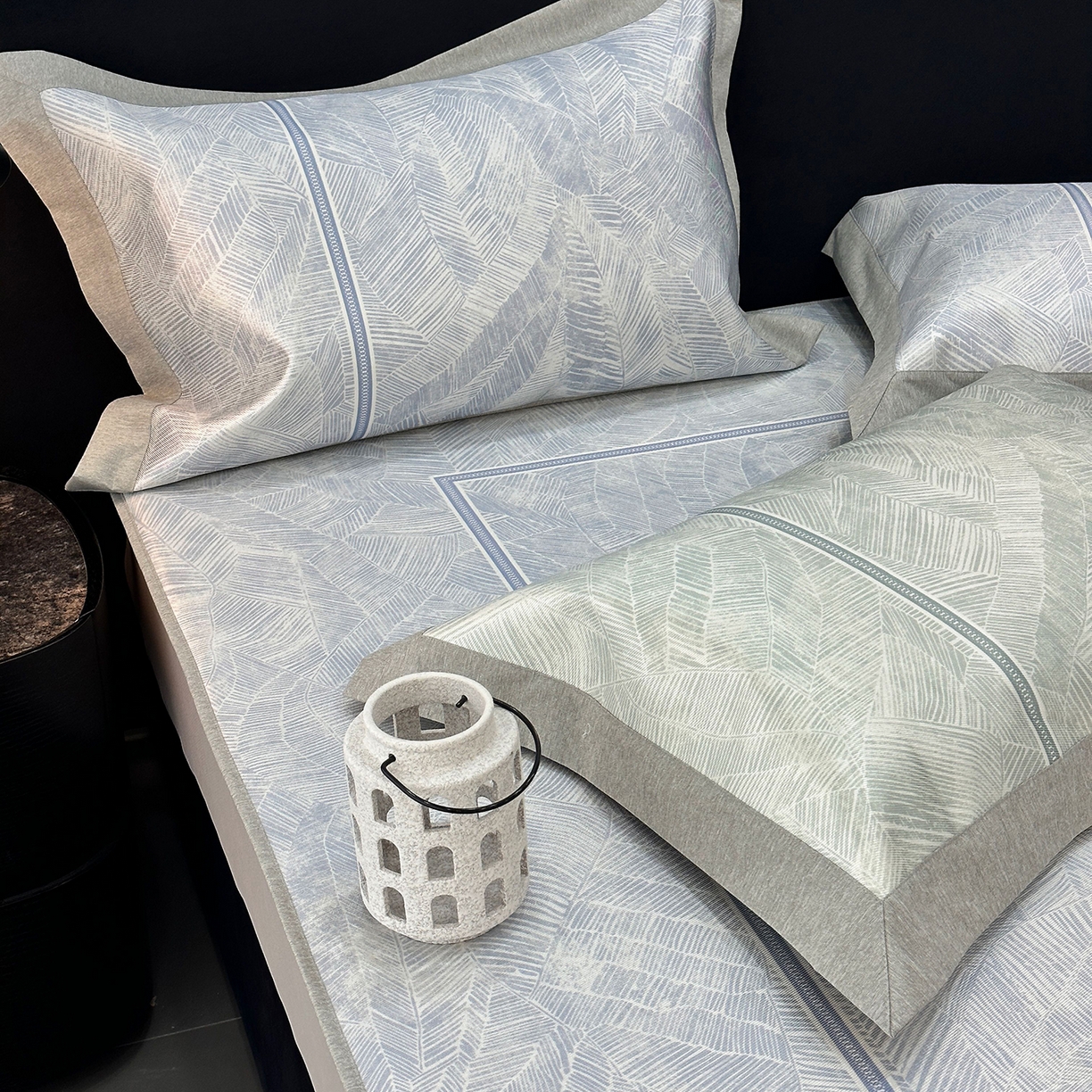 91家纺网 家纺一手货源 找家纺 JUICY 橘滋家纺 2026年夏日新款高端简约意式轻奢数码冰丝席凉席 床笠款-翡翠拓片-蓝