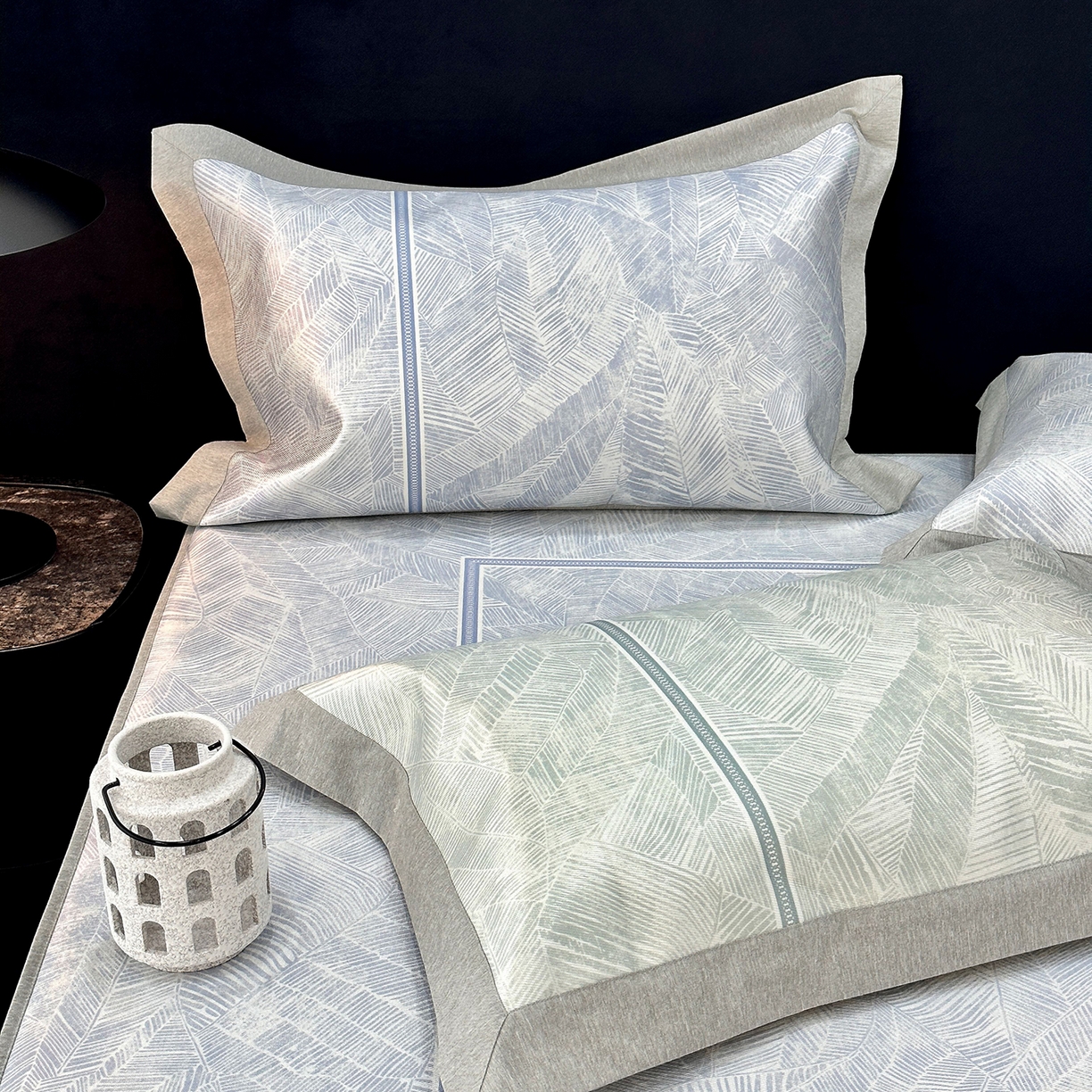 91家纺网 家纺一手货源 找家纺 JUICY 橘滋家纺 2026年夏日新款高端简约意式轻奢数码冰丝席凉席 床笠款-翡翠拓片-蓝