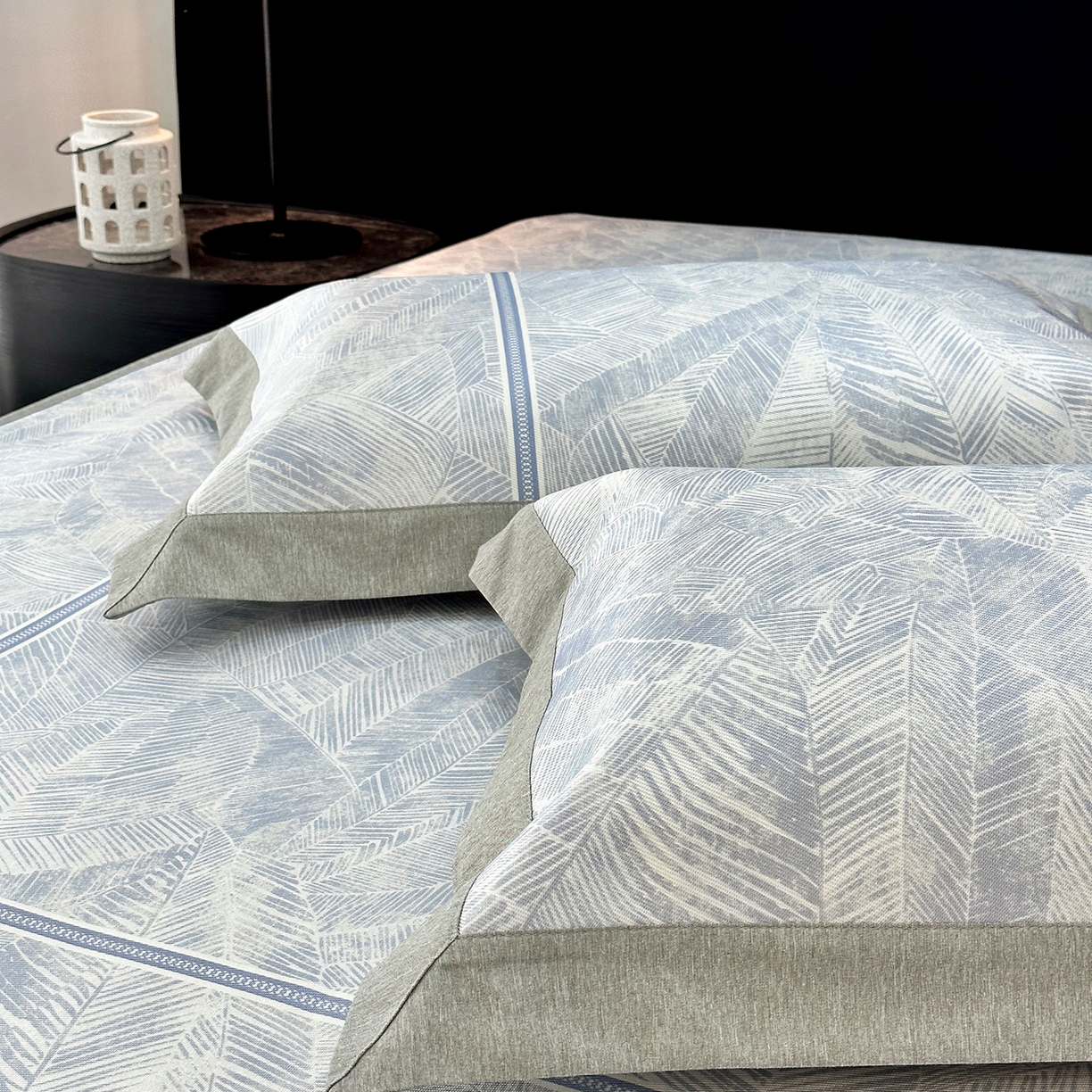 91家纺网 家纺一手货源 找家纺 JUICY 橘滋家纺 2026年夏日新款高端简约意式轻奢数码冰丝席凉席 床笠款-翡翠拓片-蓝