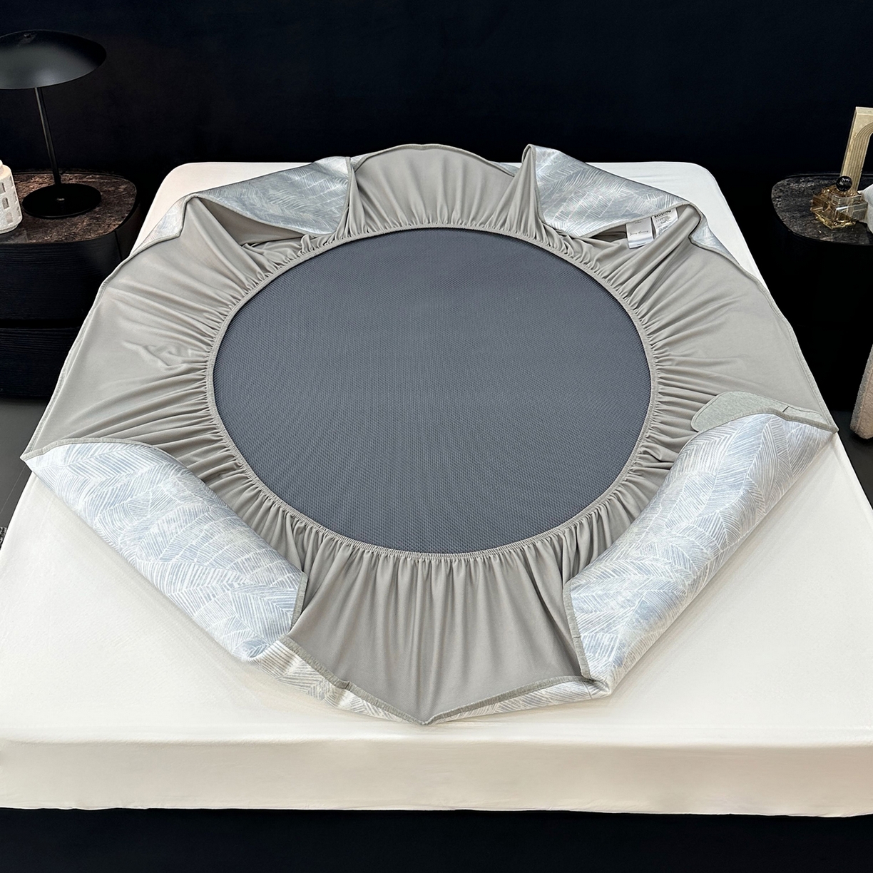 91家纺网 家纺一手货源 找家纺 JUICY 橘滋家纺 2026年夏日新款高端简约意式轻奢数码冰丝席凉席 床笠款-翡翠拓片-蓝