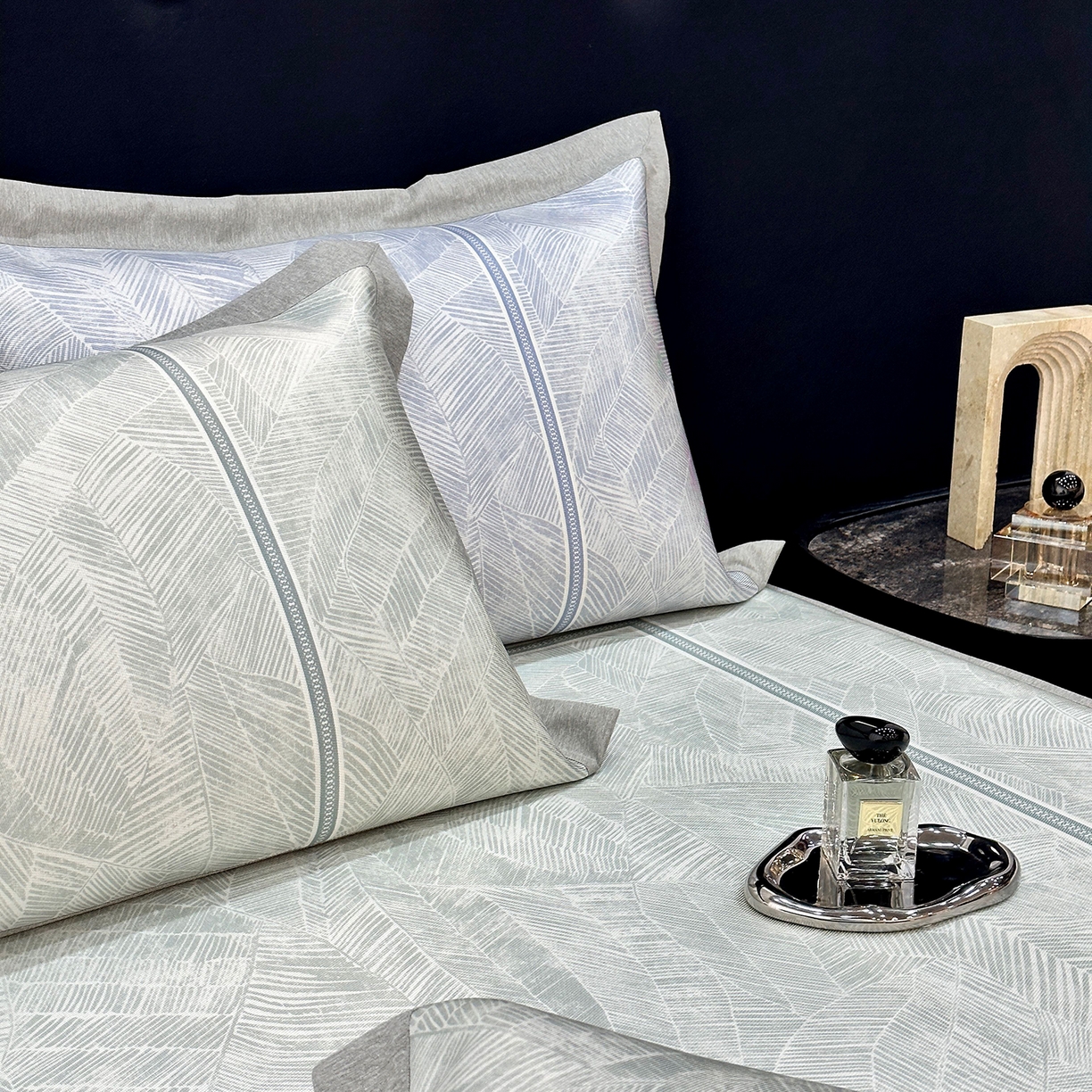 91家纺网 家纺一手货源 找家纺 JUICY 橘滋家纺 2026年夏日新款高端简约意式轻奢数码冰丝席凉席 床笠款-翡翠拓片-绿