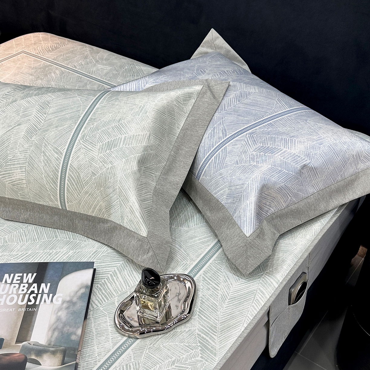 91家纺网 家纺一手货源 找家纺 JUICY 橘滋家纺 2026年夏日新款高端简约意式轻奢数码冰丝席凉席 床笠款-翡翠拓片-绿