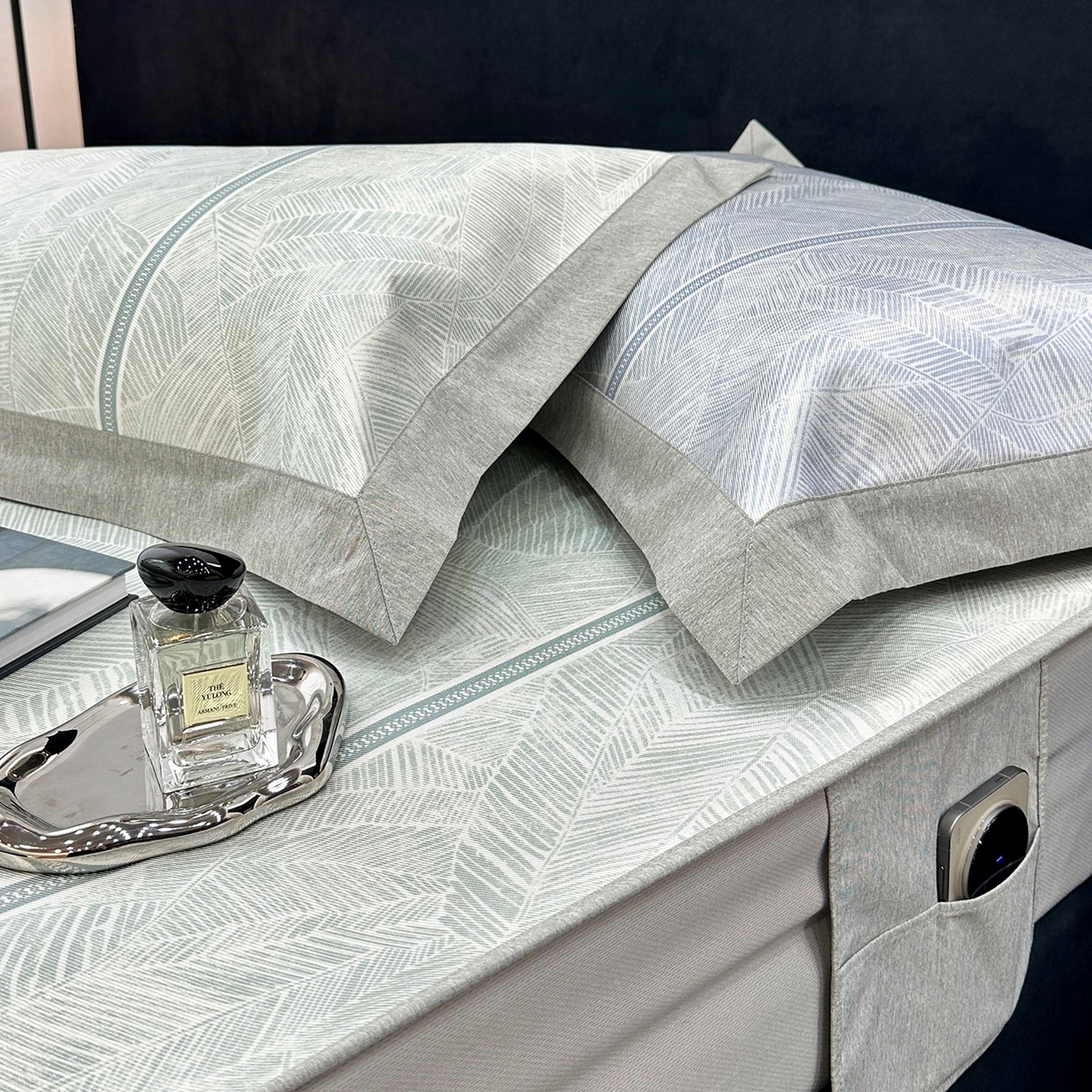 91家纺网 家纺一手货源 找家纺 JUICY 橘滋家纺 2026年夏日新款高端简约意式轻奢数码冰丝席凉席 床笠款-翡翠拓片-绿