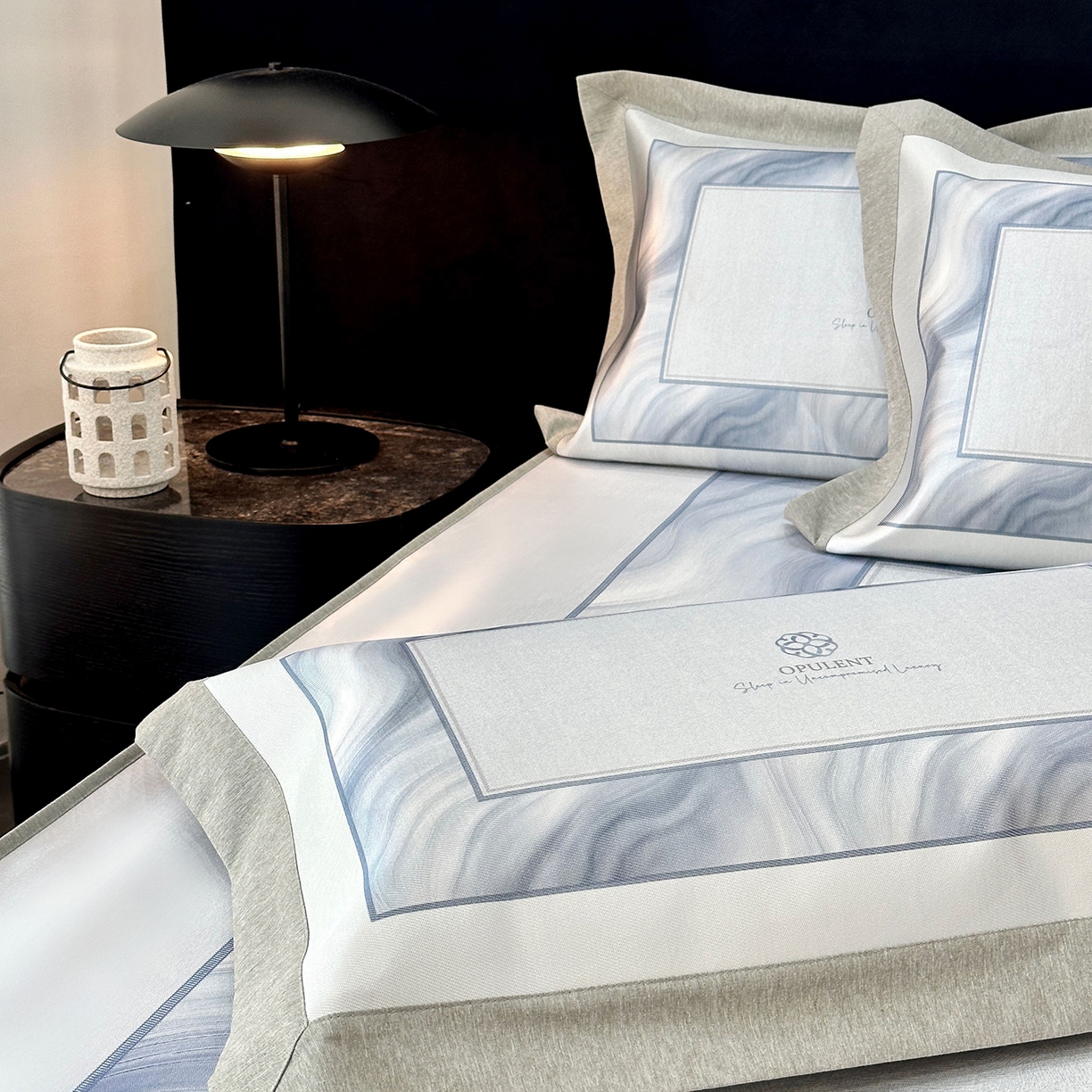 91家纺网 家纺一手货源 找家纺 JUICY 橘滋家纺 2026年夏日新款高端简约意式轻奢数码冰丝席凉席 床笠款-克莱因蓝的海