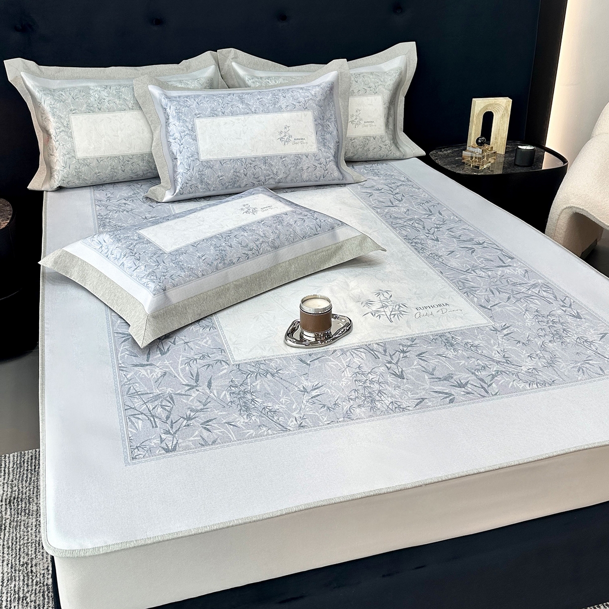 91家纺网 家纺一手货源 找家纺 JUICY 橘滋家纺 2026年夏日新款高端简约意式轻奢数码冰丝席凉席 床笠款-林影诗-雾蓝