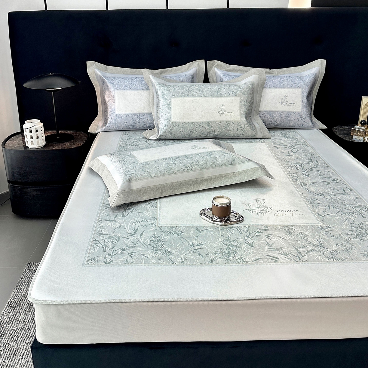 91家纺网 家纺一手货源 找家纺 JUICY 橘滋家纺 2026年夏日新款高端简约意式轻奢数码冰丝席凉席 床笠款-林影诗-雾绿