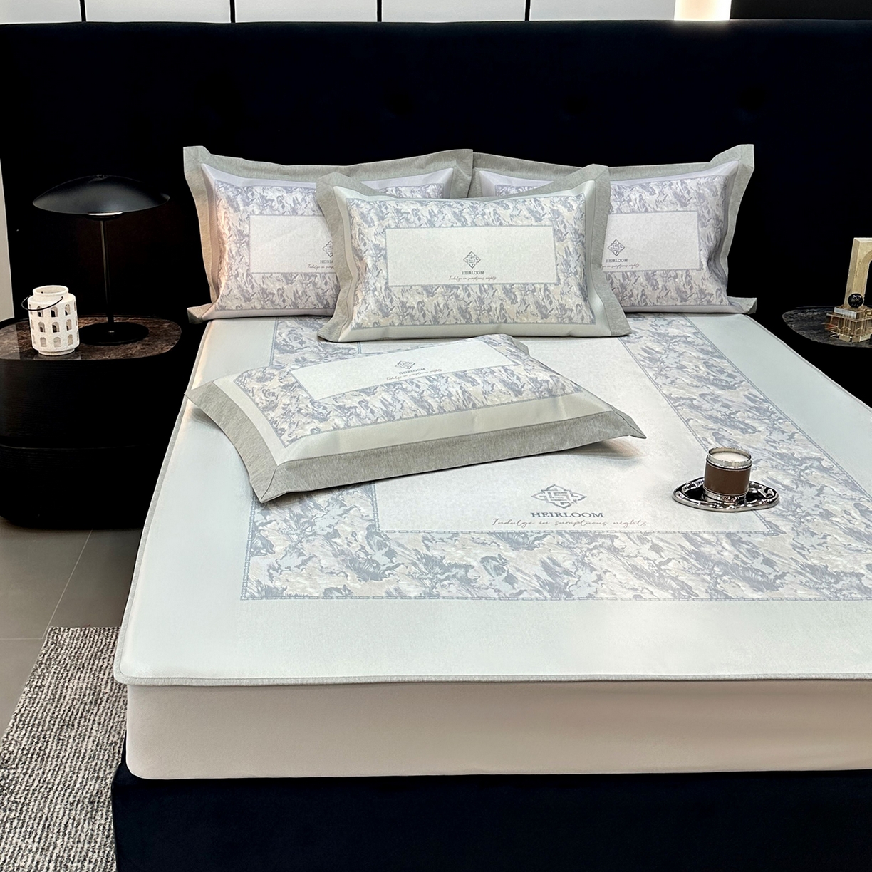 91家纺网 家纺一手货源 找家纺 JUICY 橘滋家纺 2026年夏日新款高端简约意式轻奢数码冰丝席凉席 床笠款-流云石琥珀-釉绿