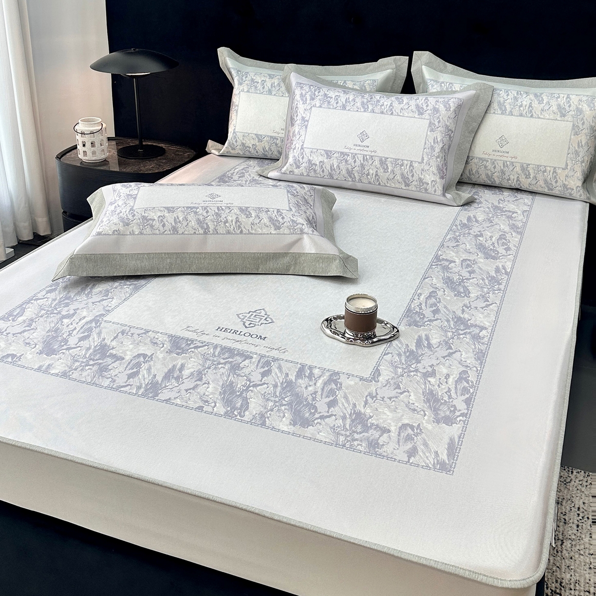 91家纺网 家纺一手货源 找家纺 JUICY 橘滋家纺 2026年夏日新款高端简约意式轻奢数码冰丝席凉席 床笠款-流云石琥珀-紫烟