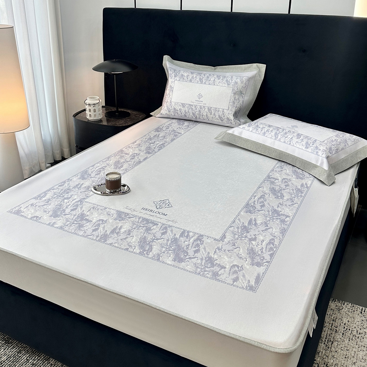 91家纺网 家纺一手货源 找家纺 JUICY 橘滋家纺 2026年夏日新款高端简约意式轻奢数码冰丝席凉席 床笠款-流云石琥珀-紫烟