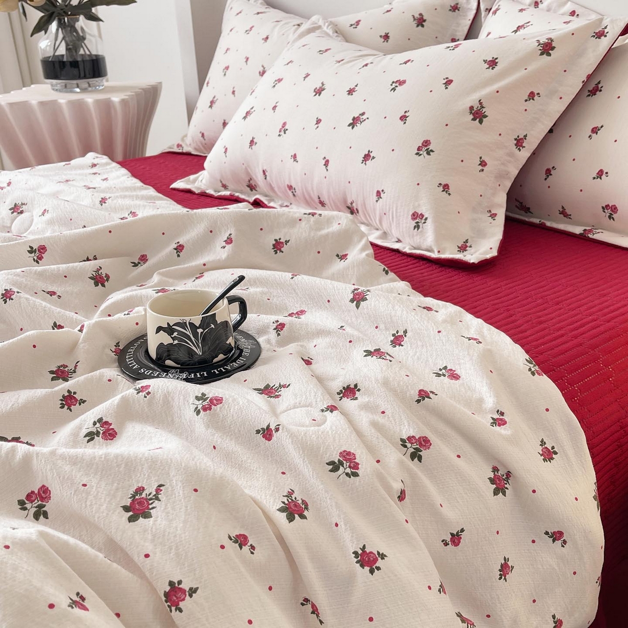 91家纺网 家纺一手货源 找家纺 慕希家纺 2026新款皱皱水洗棉床盖夏被夏凉被空调被四件套 玫瑰园