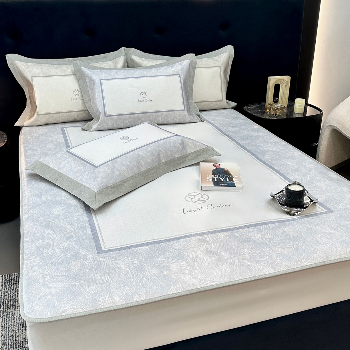 91家纺网 家纺一手货源 找家纺 JUICY 橘滋家纺 2026年夏日新款高端简约意式轻奢数码冰丝席凉席 床笠款-时间拓印-灰蓝