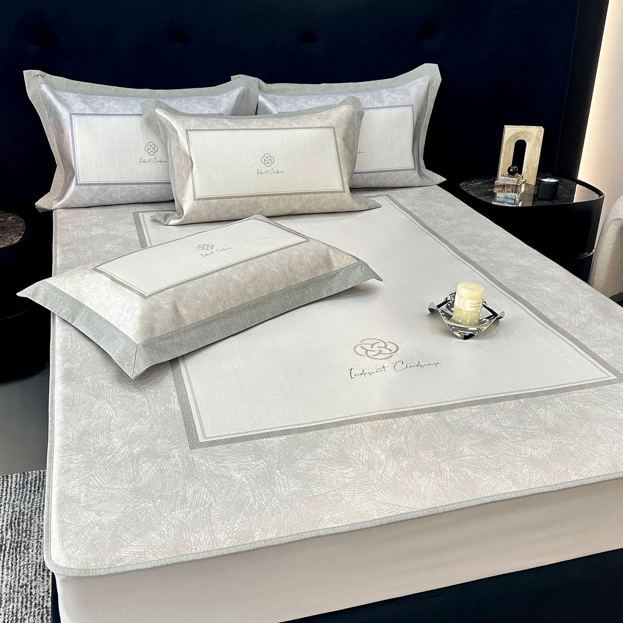 91家纺网 家纺一手货源 找家纺 JUICY 橘滋家纺 2026年夏日新款高端简约意式轻奢数码冰丝席凉席 床笠款-时间拓印-浅驼