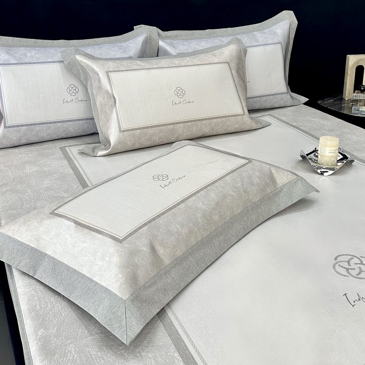 91家纺网 家纺一手货源 找家纺 JUICY 橘滋家纺 2026年夏日新款高端简约意式轻奢数码冰丝席凉席 床笠款-时间拓印-浅驼