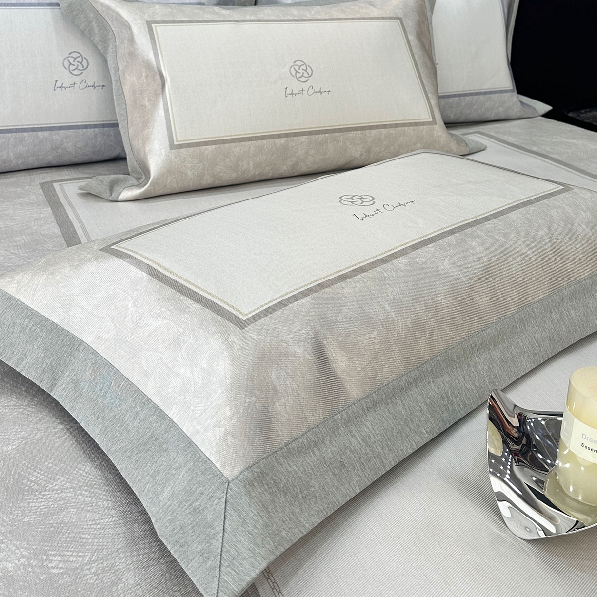 91家纺网 家纺一手货源 找家纺 JUICY 橘滋家纺 2026年夏日新款高端简约意式轻奢数码冰丝席凉席 床笠款-时间拓印-浅驼