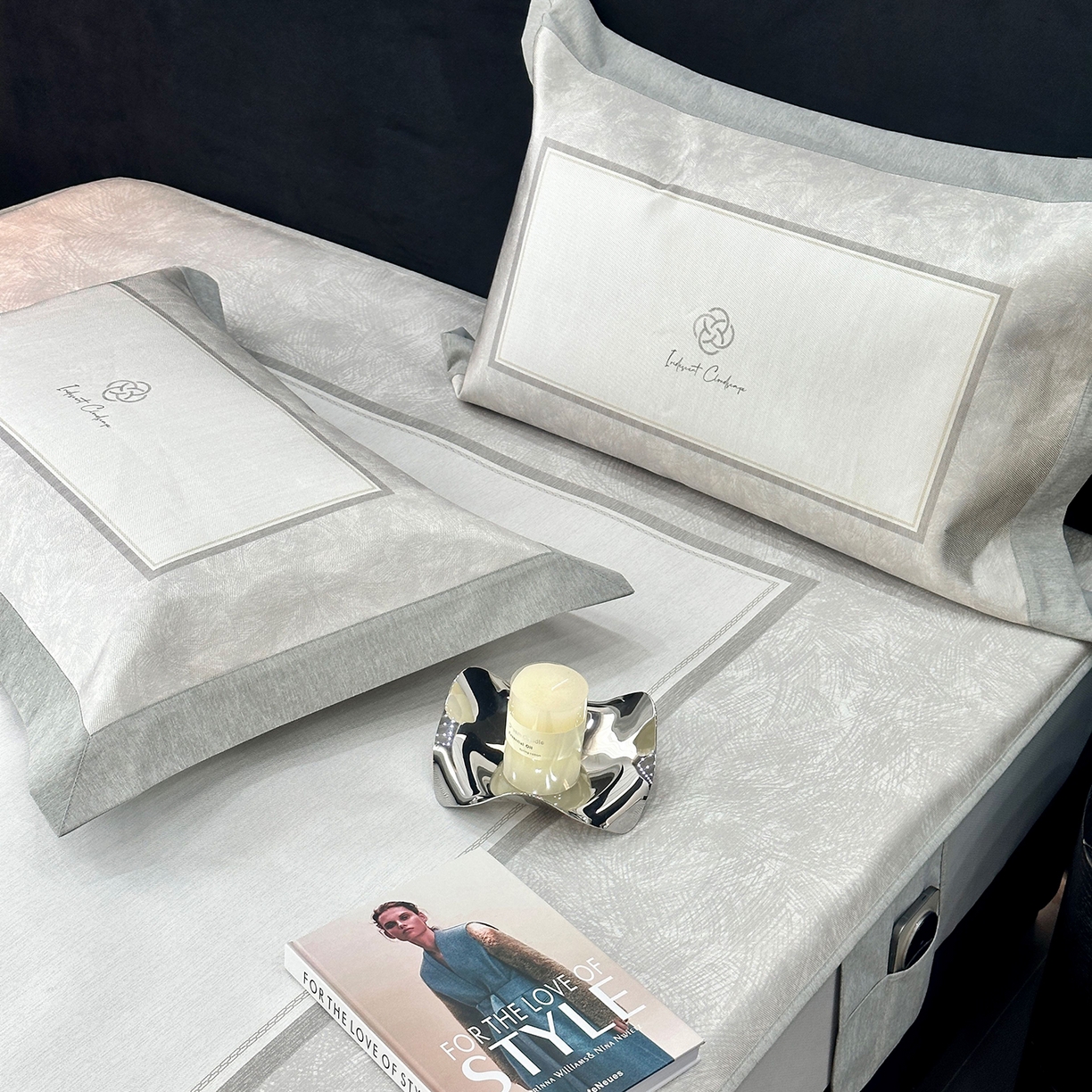 91家纺网 家纺一手货源 找家纺 JUICY 橘滋家纺 2026年夏日新款高端简约意式轻奢数码冰丝席凉席 床笠款-时间拓印-浅驼