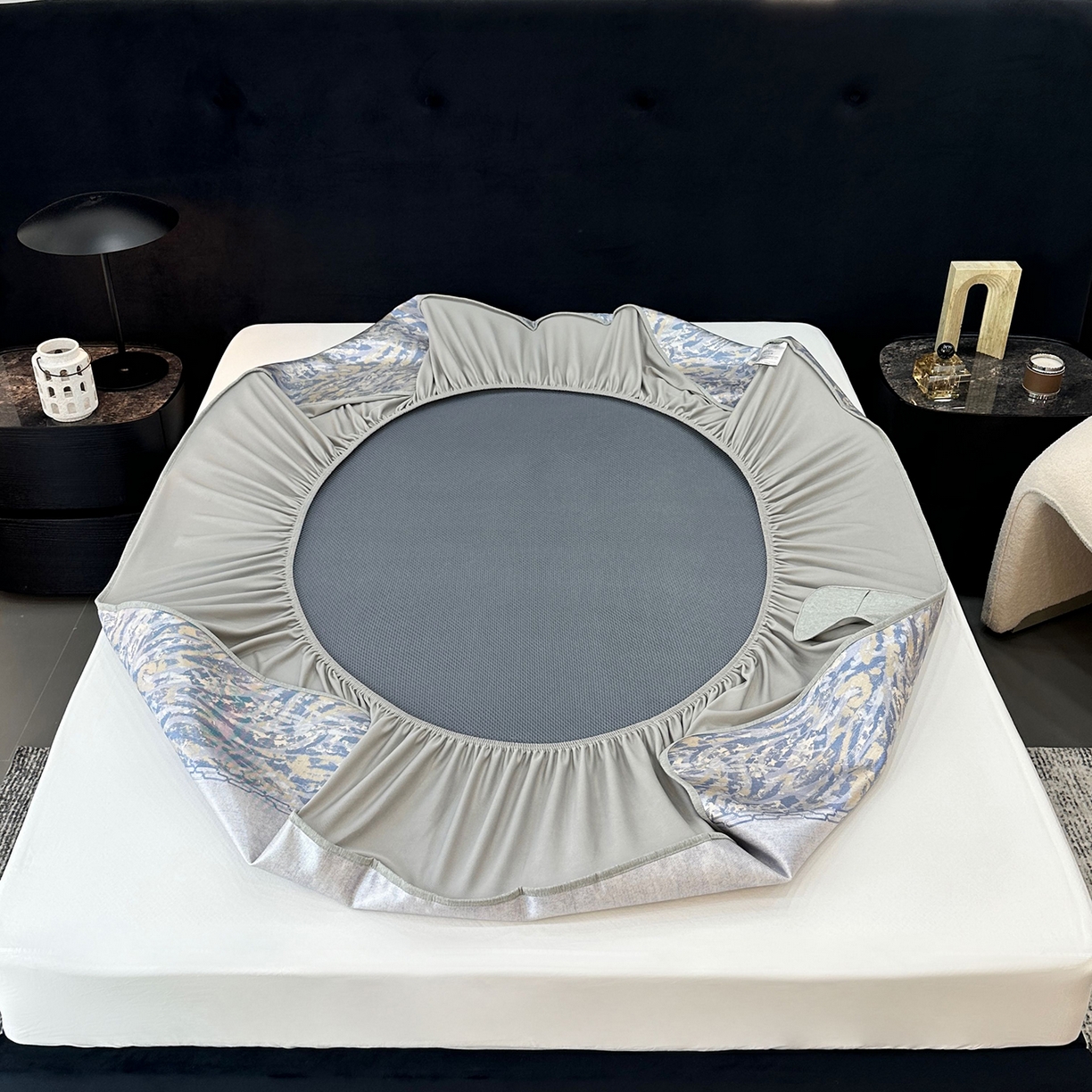 91家纺网 家纺一手货源 找家纺 JUICY 橘滋家纺 2026年夏日新款高端简约意式轻奢数码冰丝席凉席 床笠款-午夜深蓝