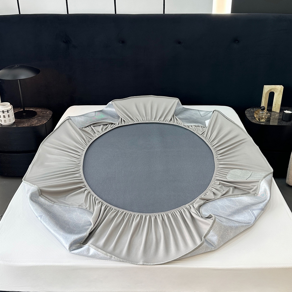 91家纺网 家纺一手货源 找家纺 JUICY 橘滋家纺 2026年夏日新款高端简约意式轻奢数码冰丝席凉席 床笠款-星夜秩序-贝母蓝