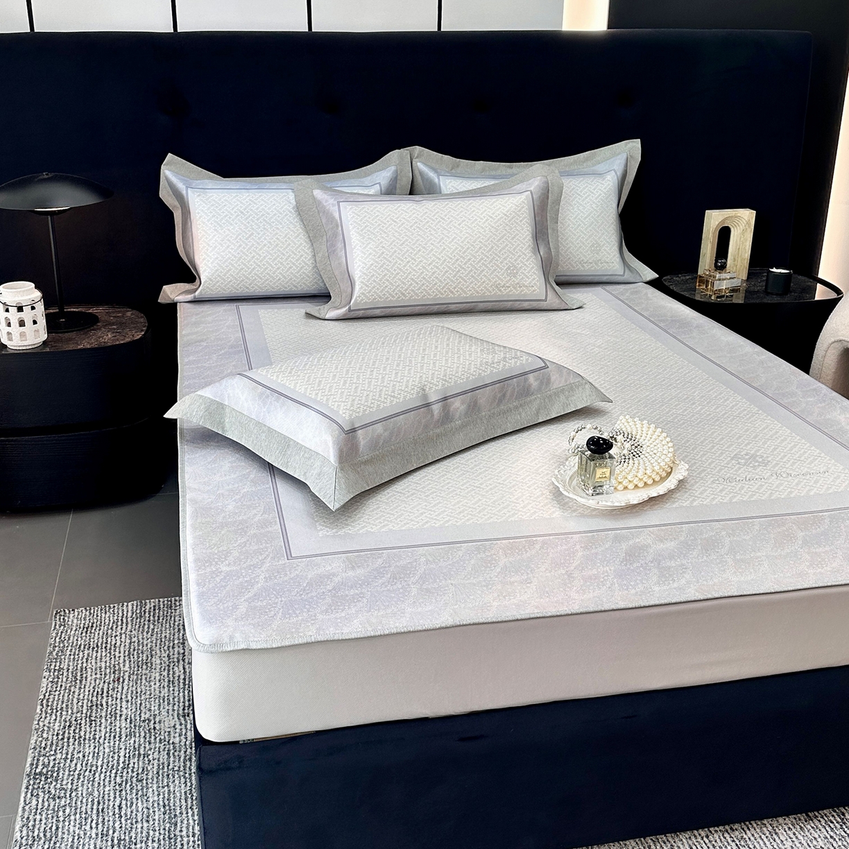 91家纺网 家纺一手货源 找家纺 JUICY 橘滋家纺 2026年夏日新款高端简约意式轻奢数码冰丝席凉席 床笠款-星夜秩序-贝母紫