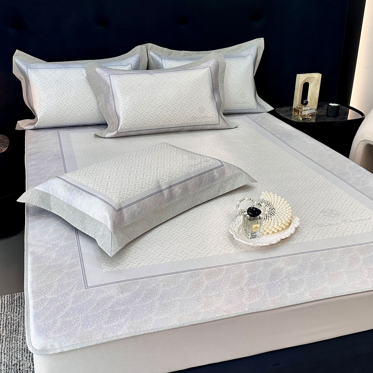 91家纺网 家纺一手货源 找家纺 JUICY 橘滋家纺 2026年夏日新款高端简约意式轻奢数码冰丝席凉席 床笠款-星夜秩序-贝母紫