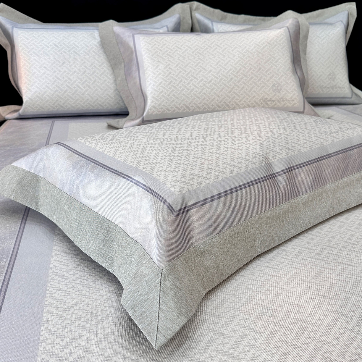 91家纺网 家纺一手货源 找家纺 JUICY 橘滋家纺 2026年夏日新款高端简约意式轻奢数码冰丝席凉席 床笠款-星夜秩序-贝母紫