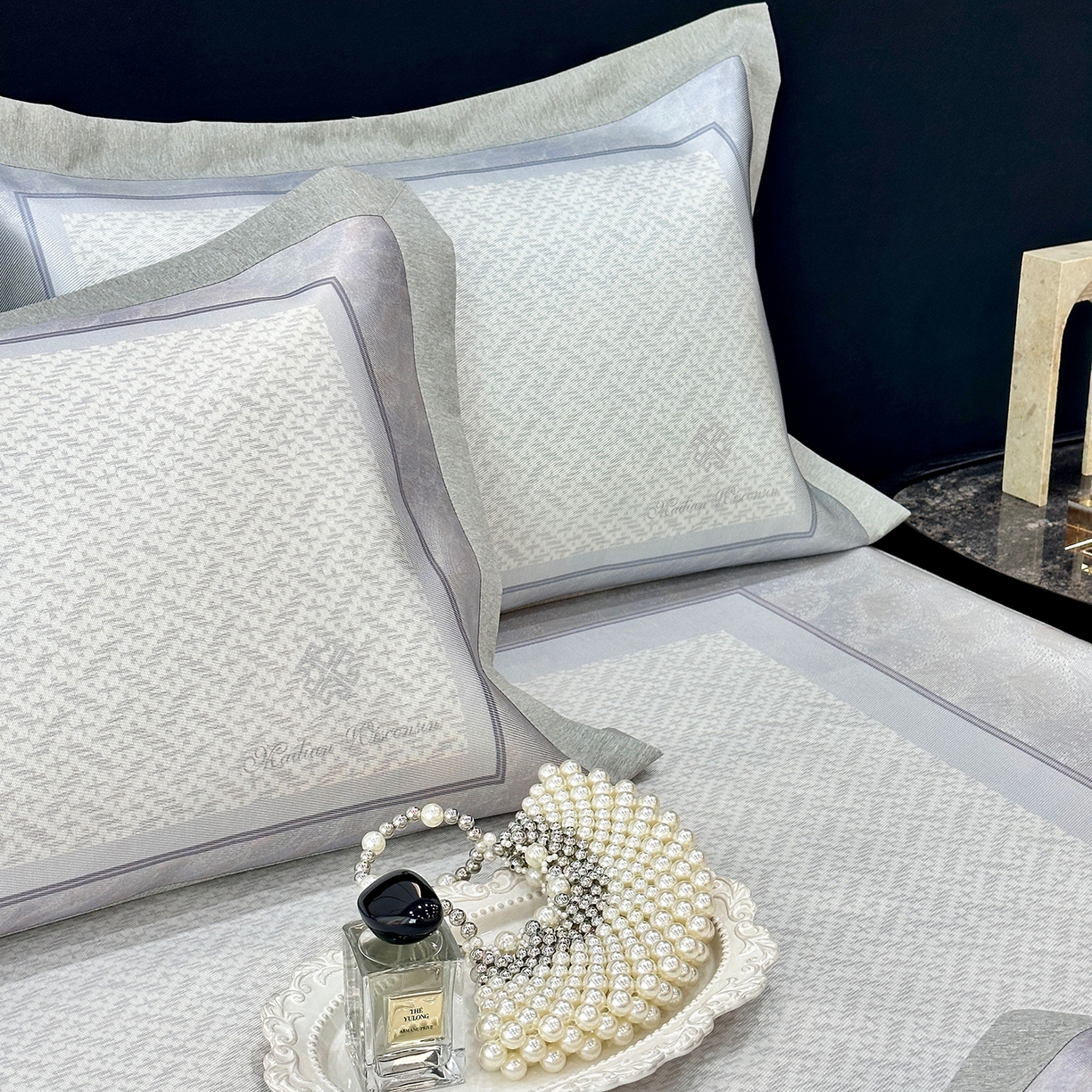 91家纺网 家纺一手货源 找家纺 JUICY 橘滋家纺 2026年夏日新款高端简约意式轻奢数码冰丝席凉席 床笠款-星夜秩序-贝母紫