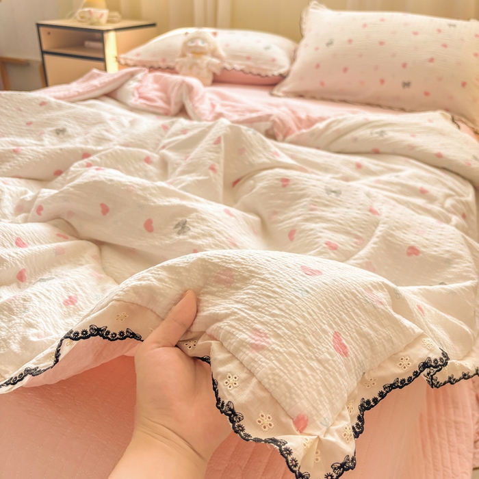 91家纺网 家纺一手货源 找家纺 慕希家纺 2026新款云感泡芙棉夏被夏凉被空调被四件套 爱如星辰