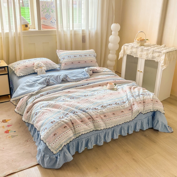 91家纺网 家纺一手货源 找家纺 慕希家纺 2026新款云感泡芙棉夏被夏凉被空调被四件套 点点腊肠狗