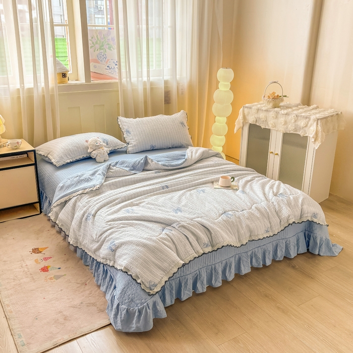 91家纺网 家纺一手货源 找家纺 慕希家纺 2026新款云感泡芙棉夏被夏凉被空调被四件套 相思蓝韵