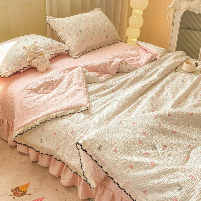 91家纺网 家纺一手货源 找家纺 慕希家纺 2026新款云感泡芙棉夏被夏凉被空调被四件套 爱如星辰