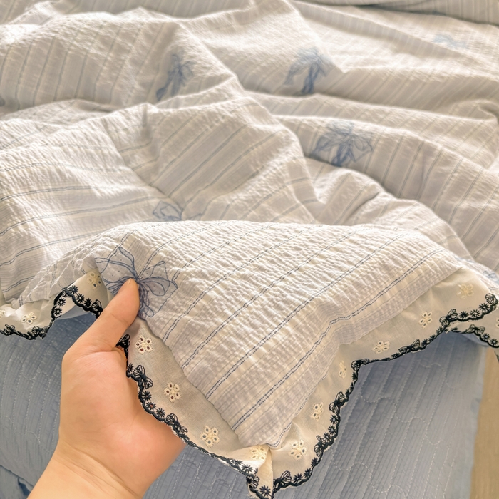 91家纺网 家纺一手货源 找家纺 慕希家纺 2026新款云感泡芙棉夏被夏凉被空调被四件套 相思蓝韵