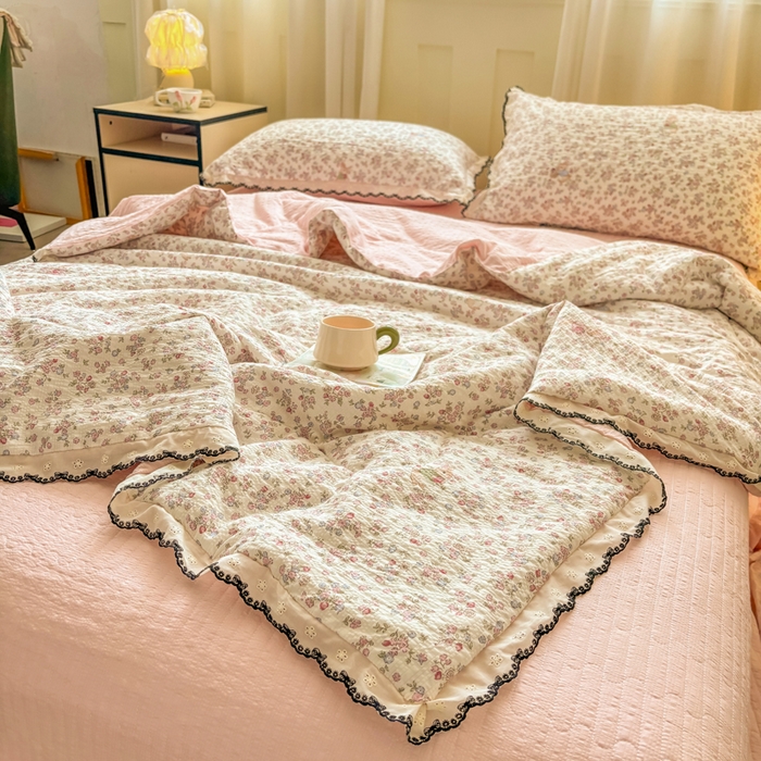 91家纺网 家纺一手货源 找家纺 慕希家纺 2026新款云感泡芙棉夏被夏凉被空调被四件套 甜梦兔