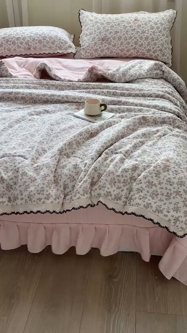 91家纺网 家纺一手货源 找家纺 慕希家纺 2026新款云感泡芙棉夏被夏凉被空调被四件套 甜梦兔